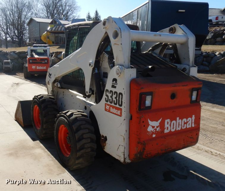 image for item HR9146 2007 Bobcat S330  skid steer loader