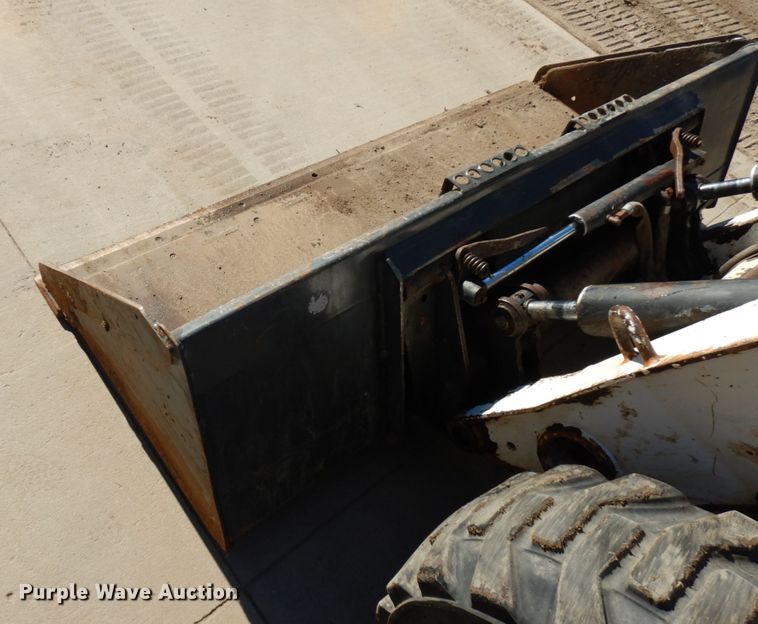 image for item HR9146 2007 Bobcat S330  skid steer loader