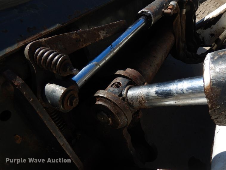 image for item HR9146 2007 Bobcat S330  skid steer loader