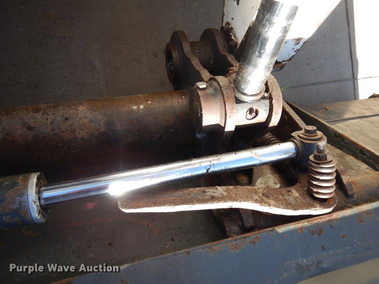 image for item HR9146 2007 Bobcat S330  skid steer loader