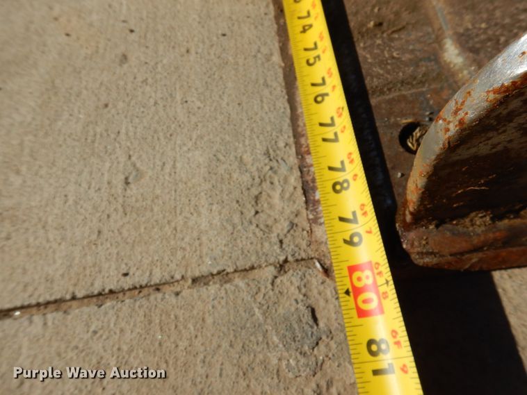 image for item HR9146 2007 Bobcat S330  skid steer loader