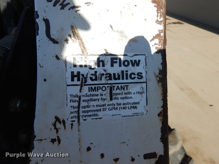 image for item HR9146 2007 Bobcat S330  skid steer loader