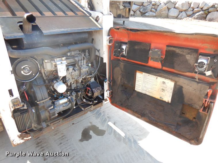 image for item HR9146 2007 Bobcat S330  skid steer loader