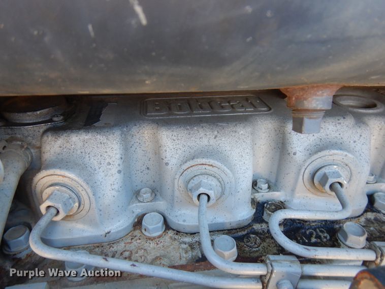 image for item HR9146 2007 Bobcat S330  skid steer loader