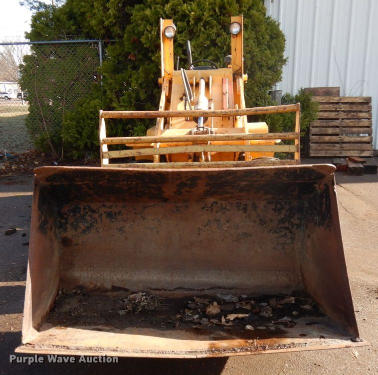 image for item HR9159 2002 Waldon 5100  compact utility loader