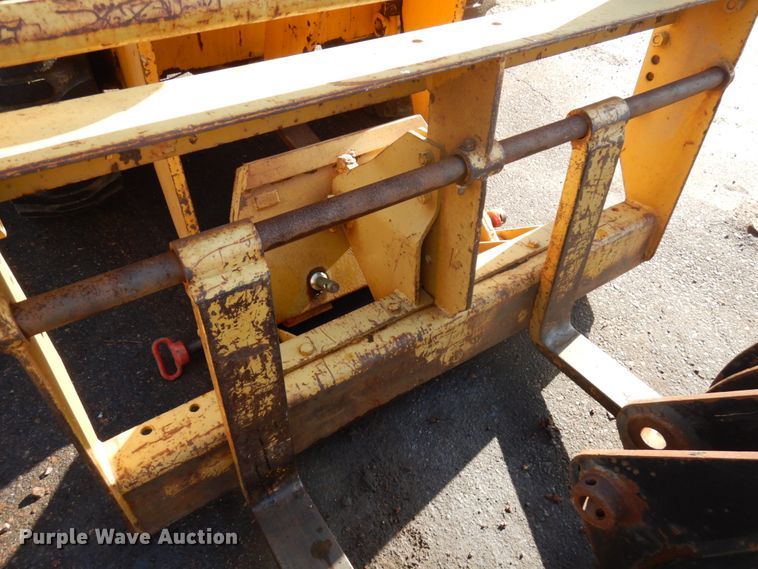 image for item HR9159 2002 Waldon 5100  compact utility loader