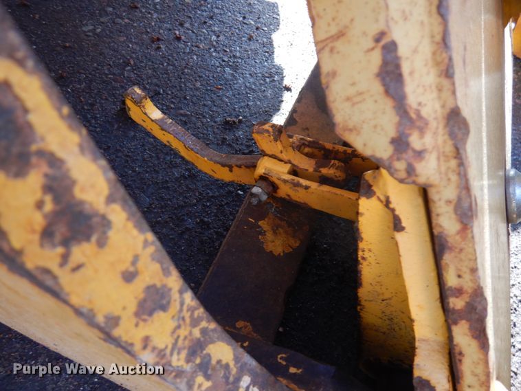 image for item HR9159 2002 Waldon 5100  compact utility loader