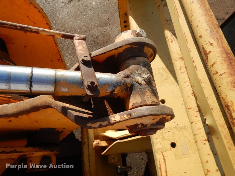 image for item HR9159 2002 Waldon 5100  compact utility loader