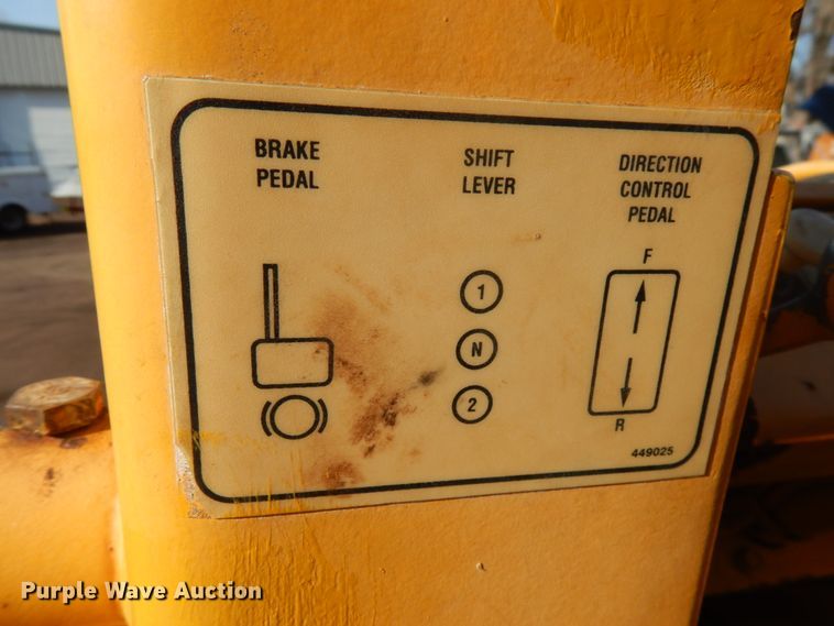 image for item HR9159 2002 Waldon 5100  compact utility loader