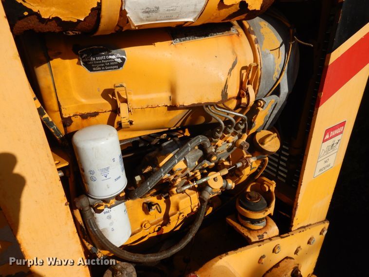 image for item HR9159 2002 Waldon 5100  compact utility loader