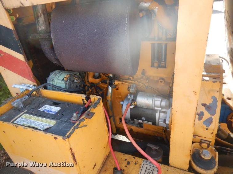 image for item HR9159 2002 Waldon 5100  compact utility loader