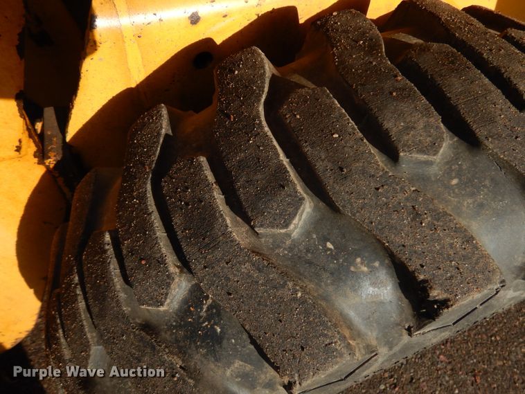 image for item HR9159 2002 Waldon 5100  compact utility loader