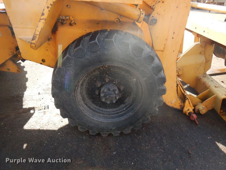 image for item HR9159 2002 Waldon 5100  compact utility loader