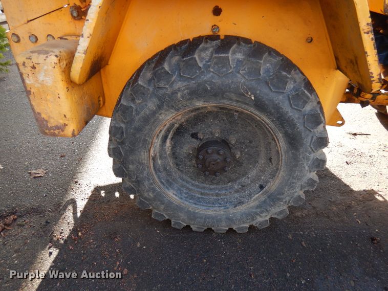 image for item HR9159 2002 Waldon 5100  compact utility loader