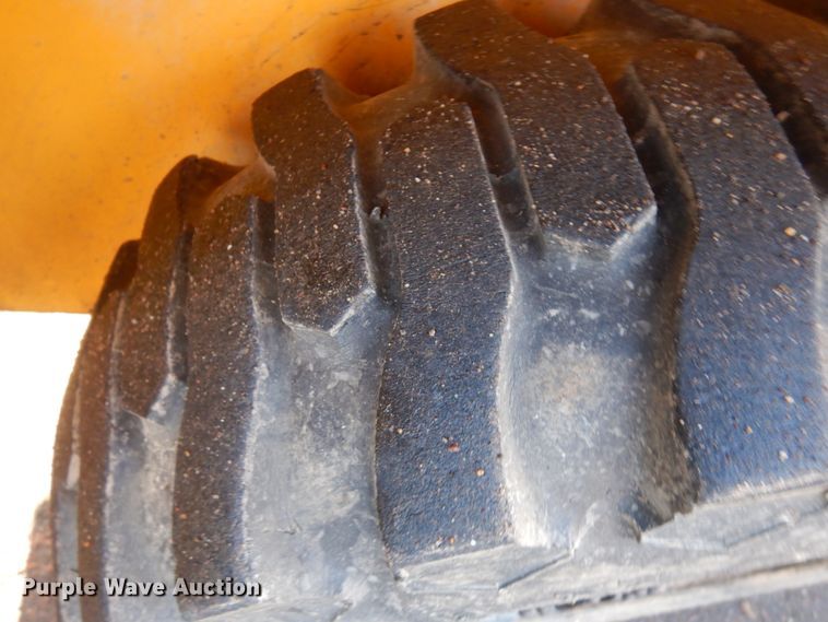 image for item HR9159 2002 Waldon 5100  compact utility loader