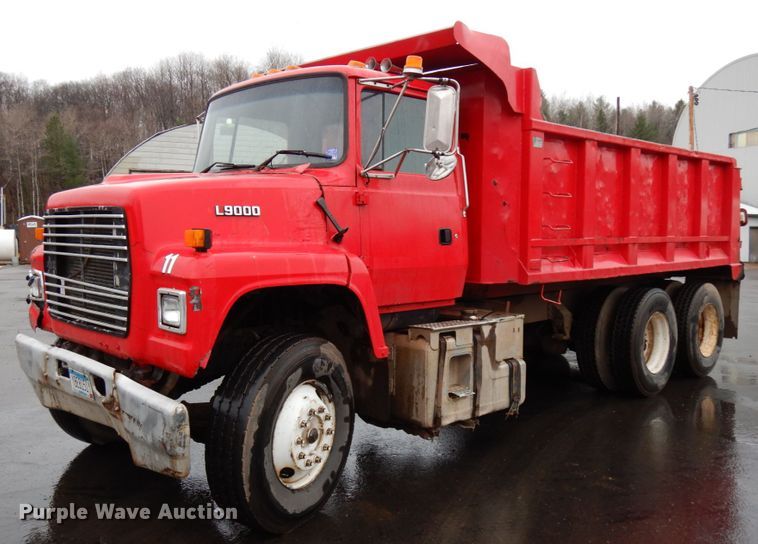 image for item HR9169 1995 Ford L9000  dump truck