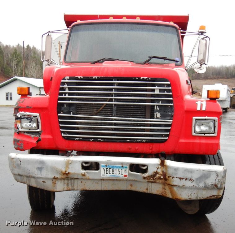 image for item HR9169 1995 Ford L9000  dump truck