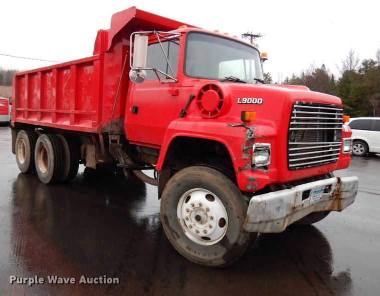image for item HR9169 1995 Ford L9000  dump truck