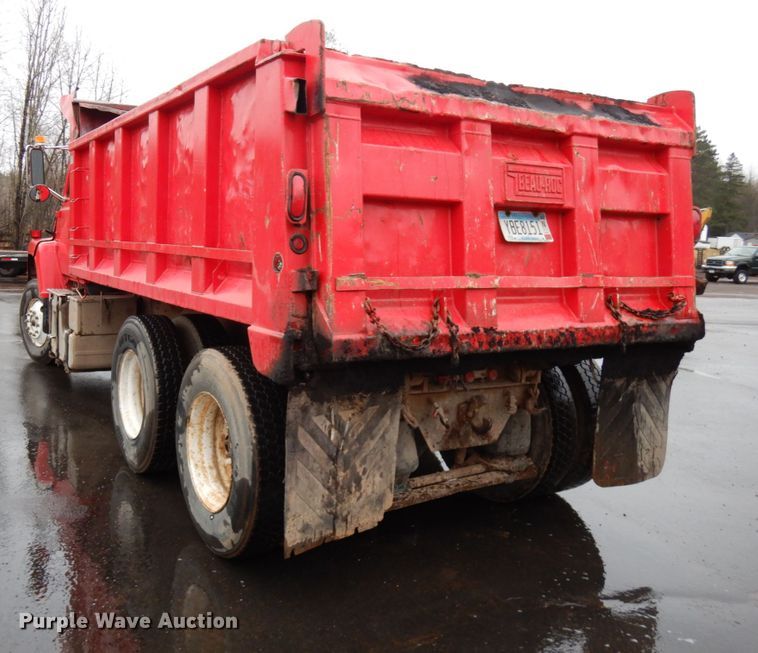 image for item HR9169 1995 Ford L9000  dump truck