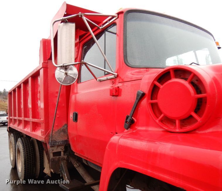 image for item HR9169 1995 Ford L9000  dump truck