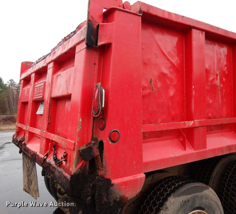 image for item HR9169 1995 Ford L9000  dump truck
