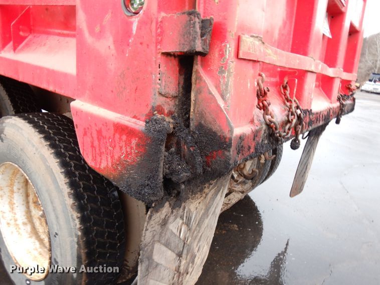 image for item HR9169 1995 Ford L9000  dump truck