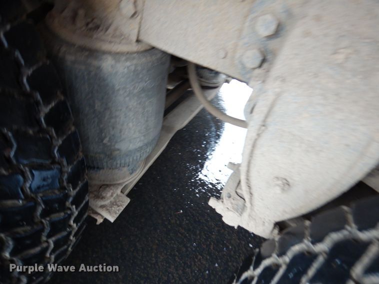 image for item HR9169 1995 Ford L9000  dump truck