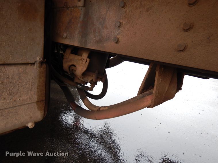 image for item HR9169 1995 Ford L9000  dump truck