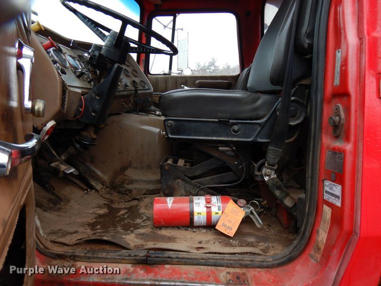 image for item HR9169 1995 Ford L9000  dump truck