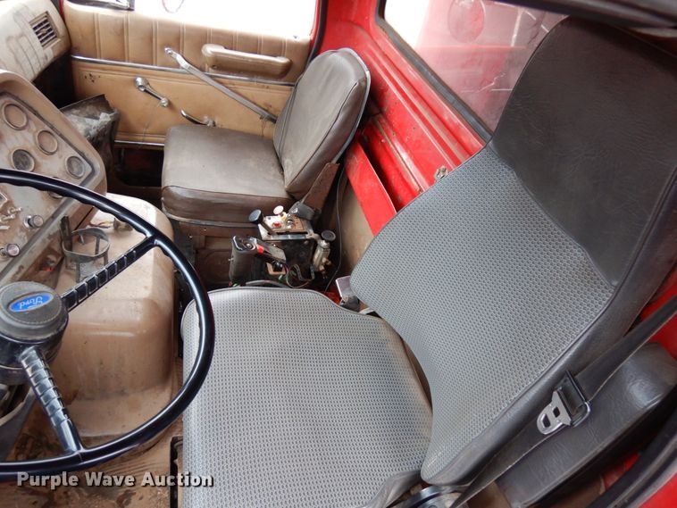 image for item HR9169 1995 Ford L9000  dump truck