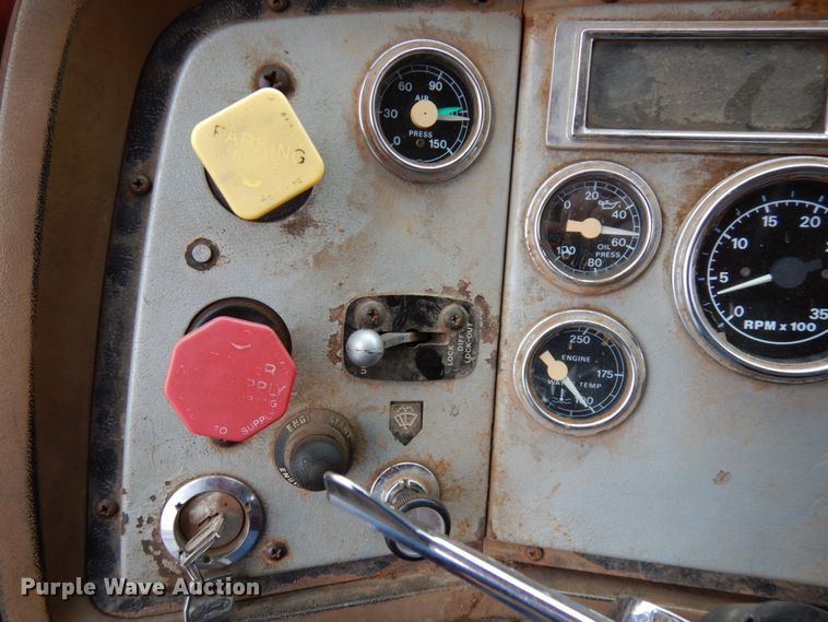 image for item HR9169 1995 Ford L9000  dump truck