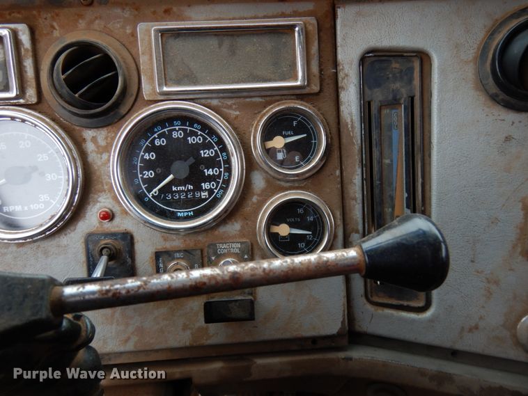 image for item HR9169 1995 Ford L9000  dump truck