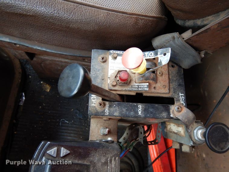 image for item HR9169 1995 Ford L9000  dump truck