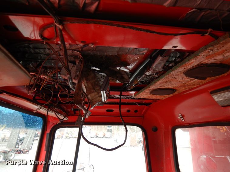 image for item HR9169 1995 Ford L9000  dump truck