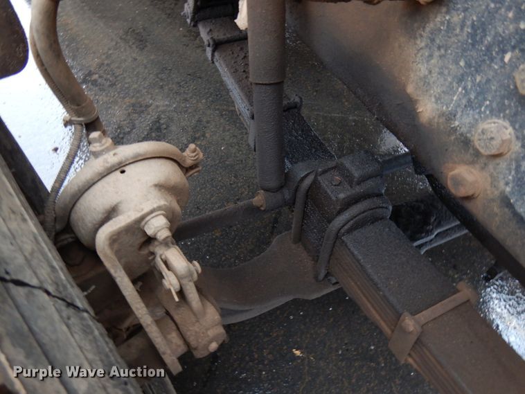 image for item HR9169 1995 Ford L9000  dump truck