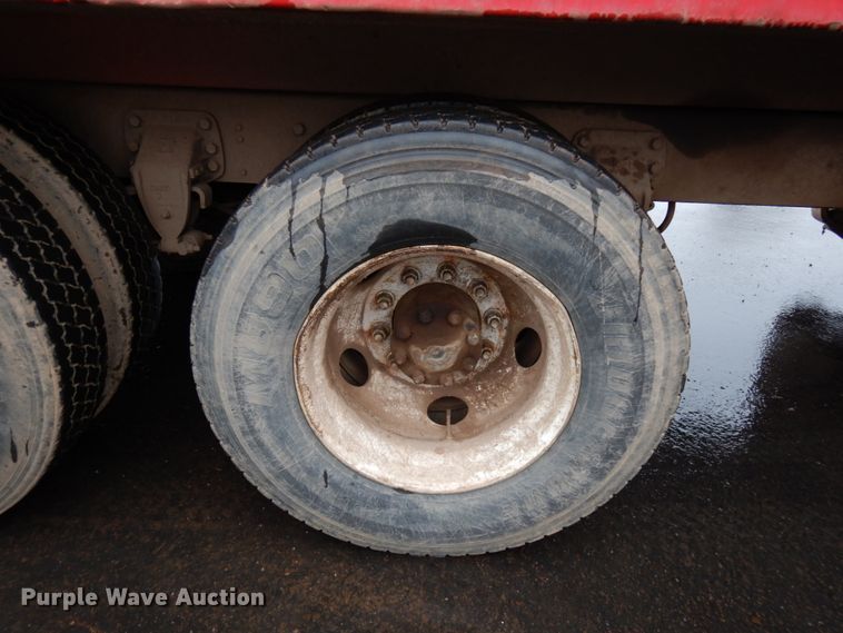 image for item HR9169 1995 Ford L9000  dump truck