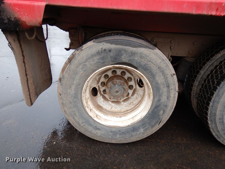 image for item HR9169 1995 Ford L9000  dump truck