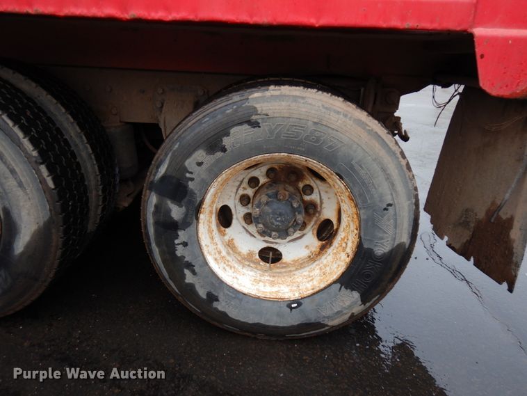 image for item HR9169 1995 Ford L9000  dump truck