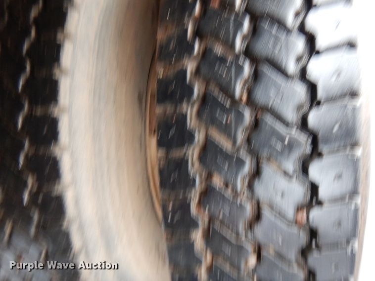 image for item HR9169 1995 Ford L9000  dump truck