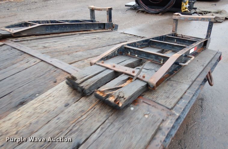 image for item HR9170 2003 equipment trailer