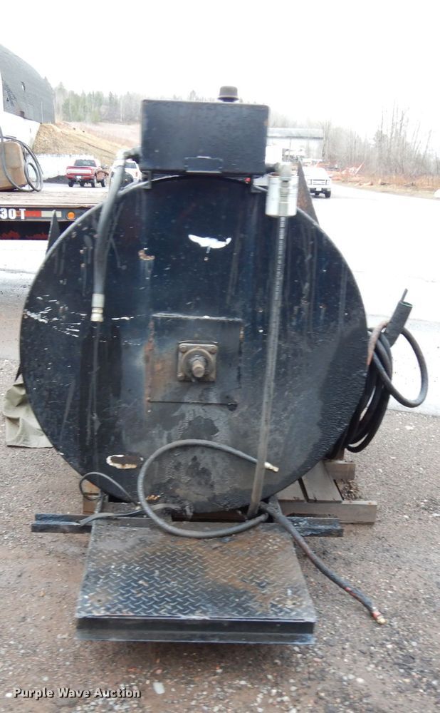 image for item HR9172 Oil distributor tank bed