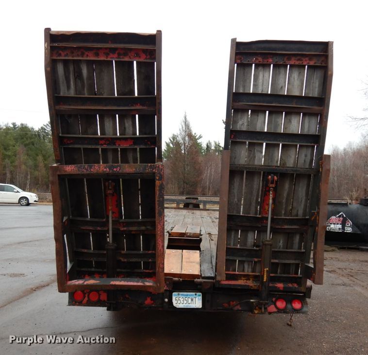 image for item HR9173 1989 Superior equipment trailer