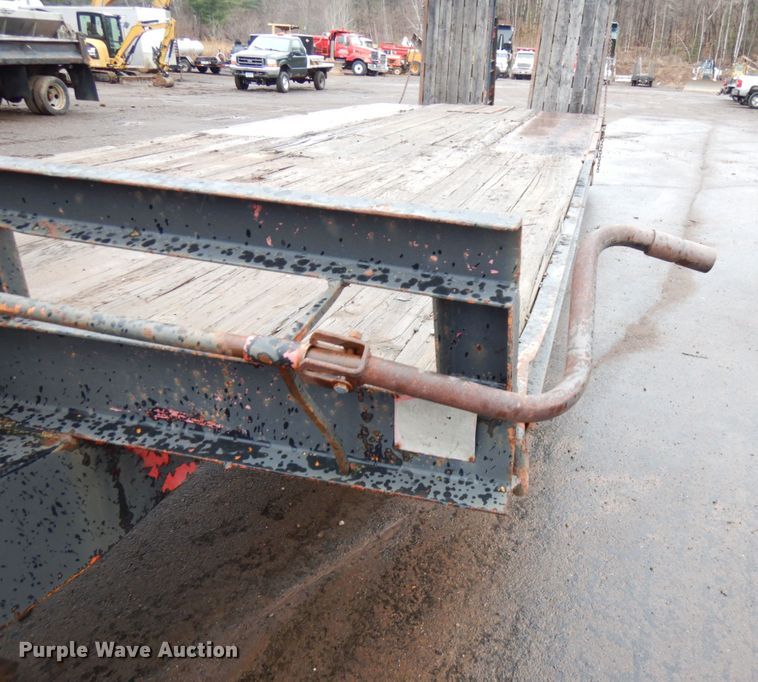 image for item HR9173 1989 Superior equipment trailer