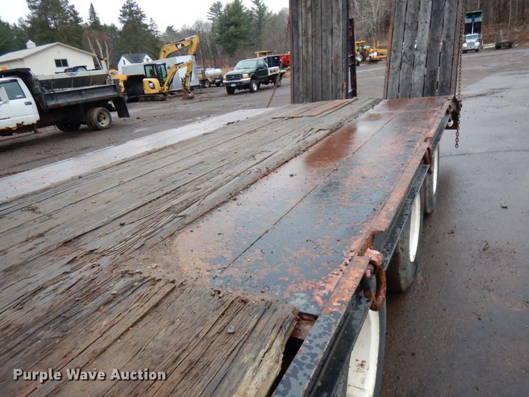 image for item HR9173 1989 Superior equipment trailer