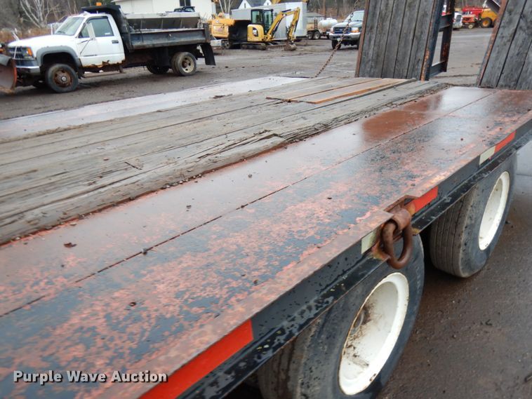 image for item HR9173 1989 Superior equipment trailer