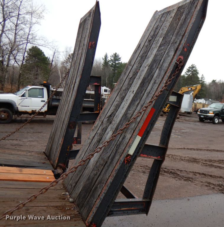 image for item HR9173 1989 Superior equipment trailer