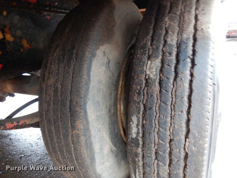 image for item HR9173 1989 Superior equipment trailer