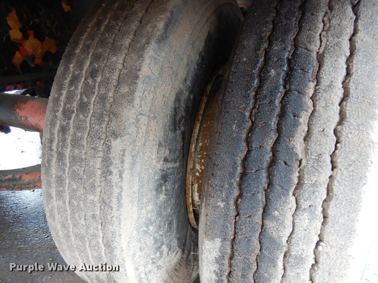 image for item HR9173 1989 Superior equipment trailer