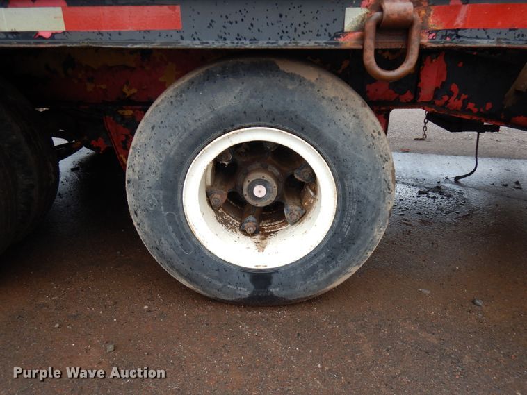 image for item HR9173 1989 Superior equipment trailer