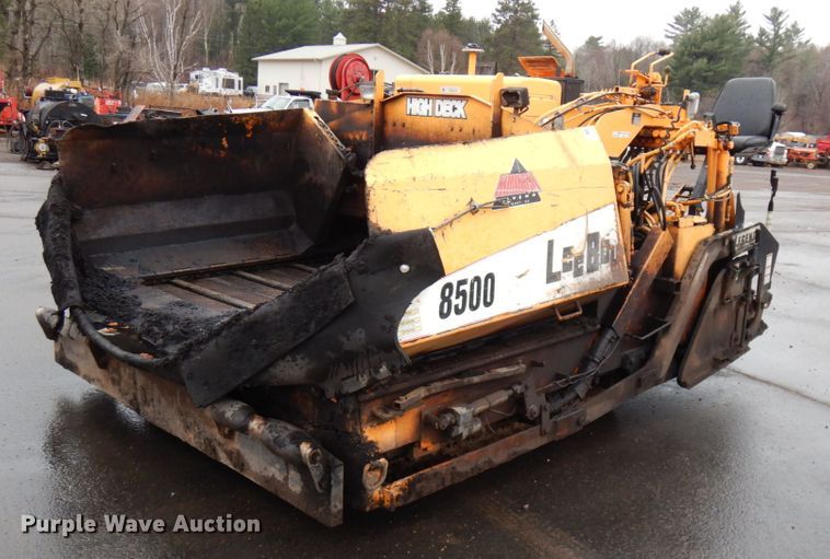 image for item HR9174 2005 LeeBoy L8500T  paver